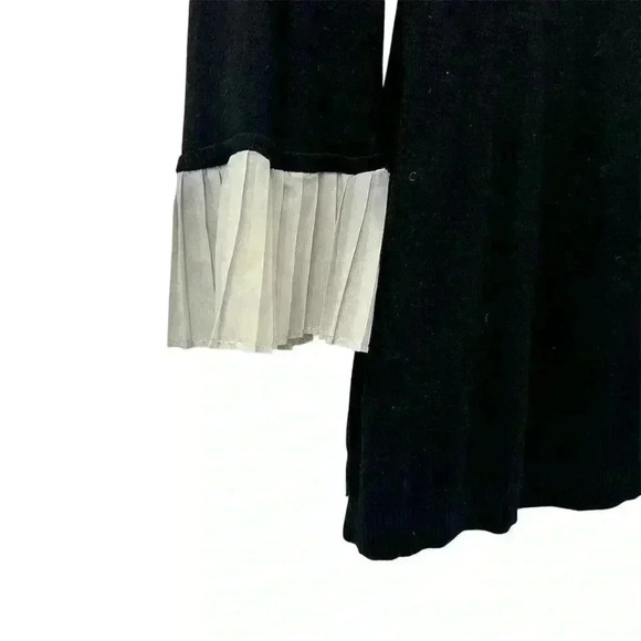 Vila Milano Women's Black Knit Top Pleated Chiffon Cuffs Size L - Picture 3 of 9